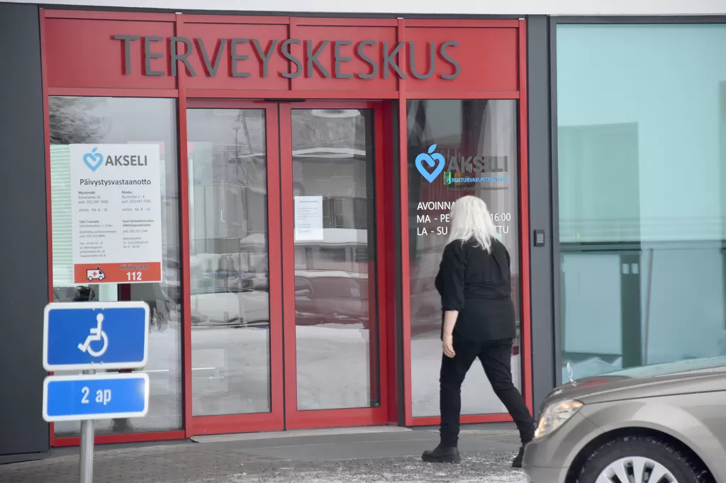 Palvelut jatkuvat toistaiseksi kutakuinkin entisellään Varsinais-Suomen hyvinvointialueella.