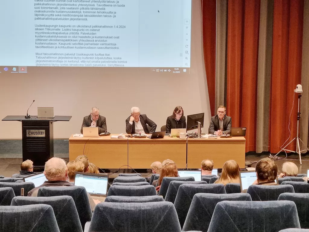 Uudenkaupungin valtuusto pienenee 37 henkilöön. Jatkossa valtuusto kokoontuu Wintterissä. 