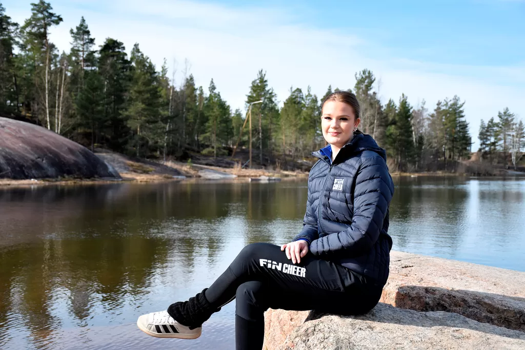 Ellen Kaunisto kilpailee cheertanssin MM-kilpailuissa Orlandossa.